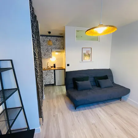Apartment Studio Face Au Centre Commercial